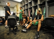 九游娱乐-关键时刻体能课后，武汉三镇更衣室发声备战NBA常规赛，更衣室稳定，训练强度明显提升的简单介绍