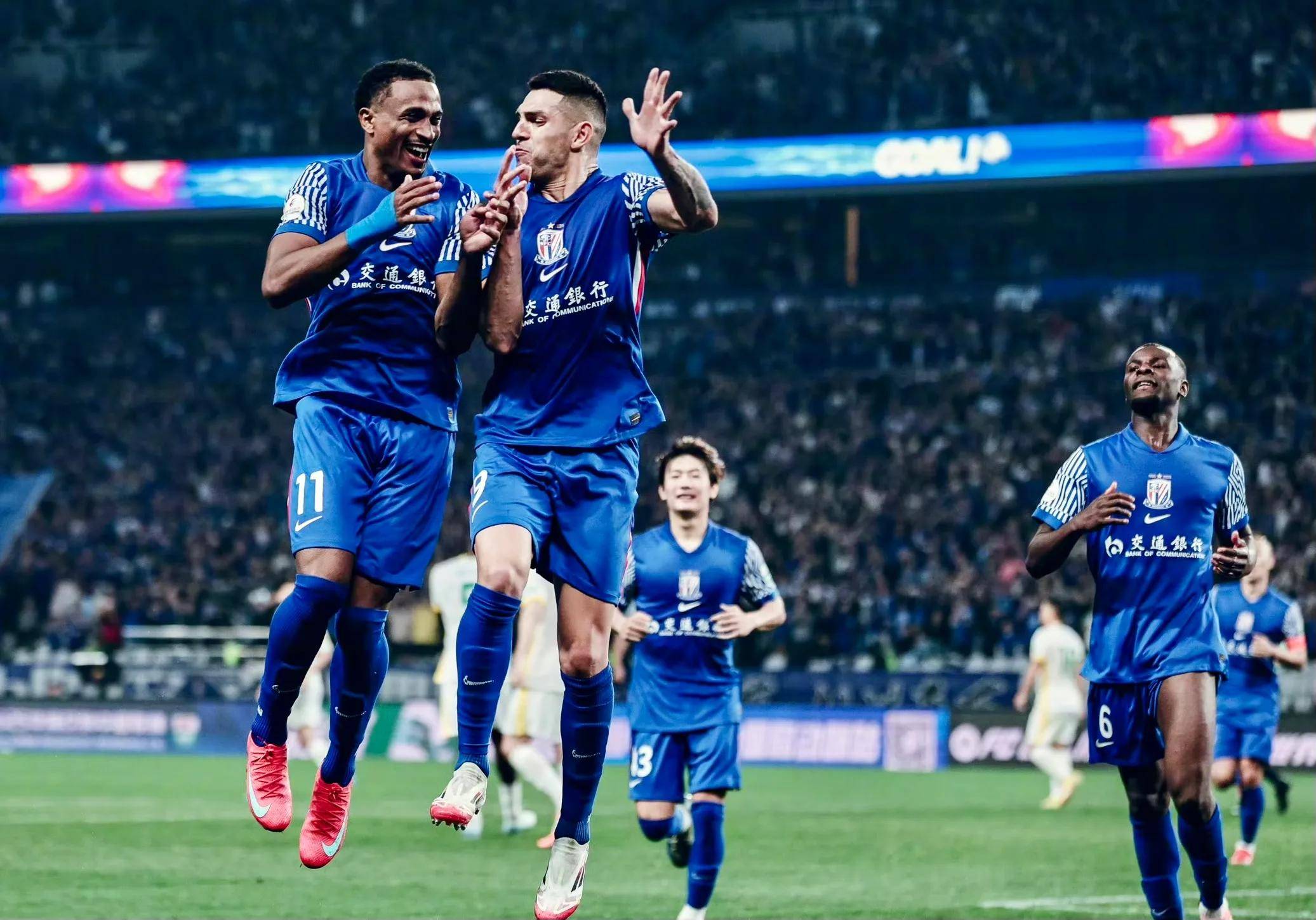 清晨上海申花备战亚冠；完成体检细节曝光；话题不断；球队文化再被提及(申花拿过中超冠军吗)